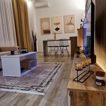 Luxury Apartment Тирана Екстер'єр фото